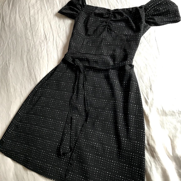 Off the Shoulder Flirty Dress - Picture 4 of 9